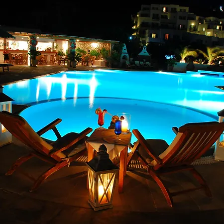 Hotell Kamari 3*
