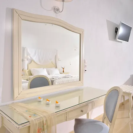 Kamari Hotell