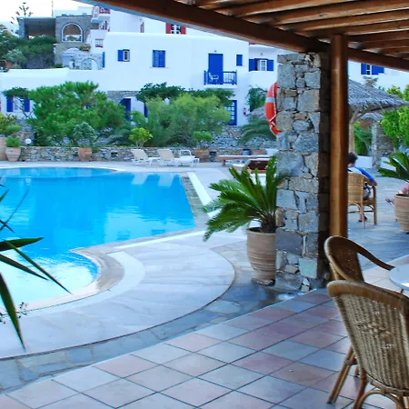 Kamari Hotell
