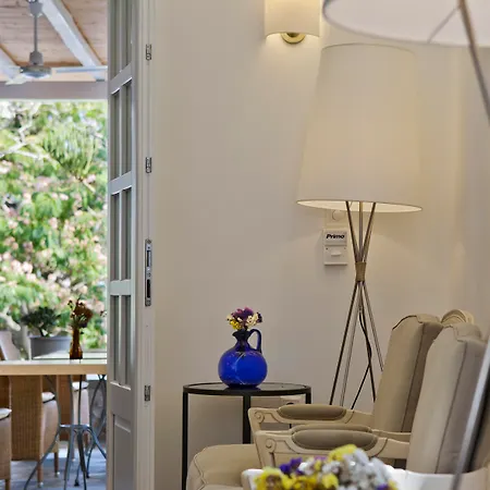 Hotell Kamari 3*