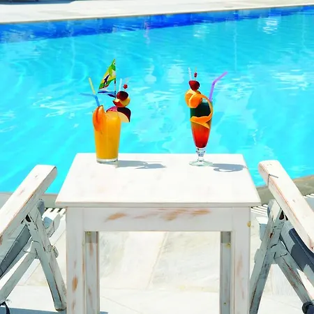 Hotell Kamari 3*